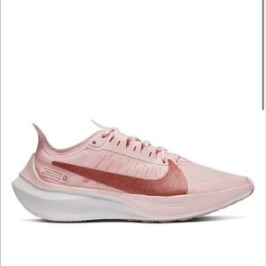 VEUC Nike Zoom Gravity sz 8